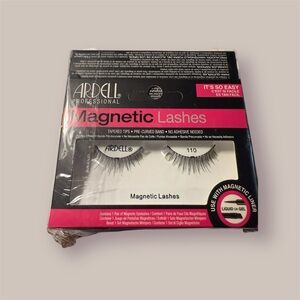 Ardell Professional Magnetic Lashes Accent 110 Tapered Tips Pre-Curved 4 Pairs